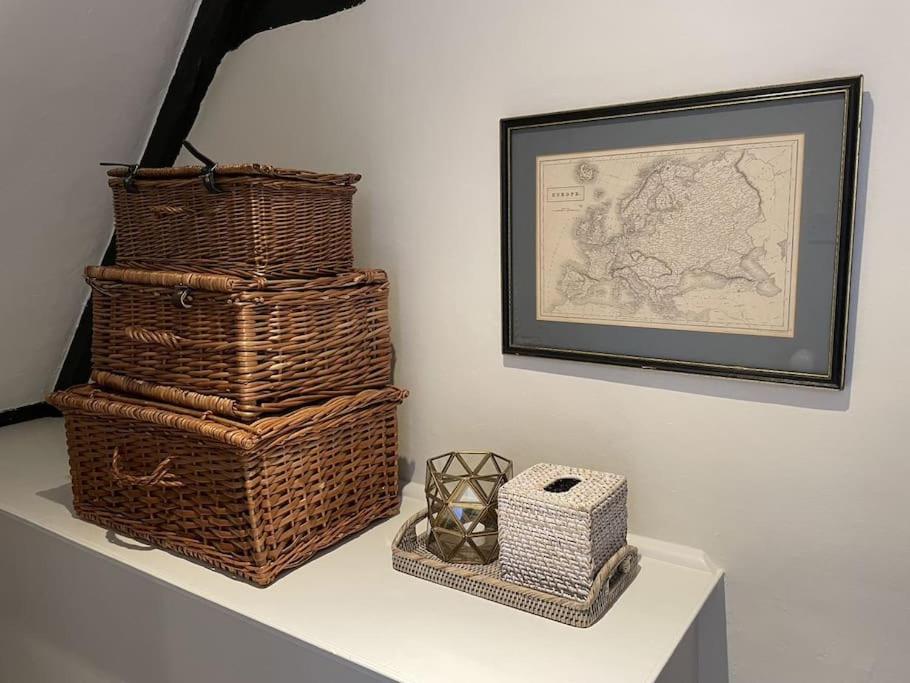 Holly Cottage, 2, Northbrook Park, Farnham-Up To 6 Adults Bagian luar foto